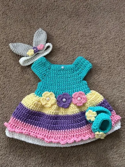 Fantasia Vestido Coelho em Crochê