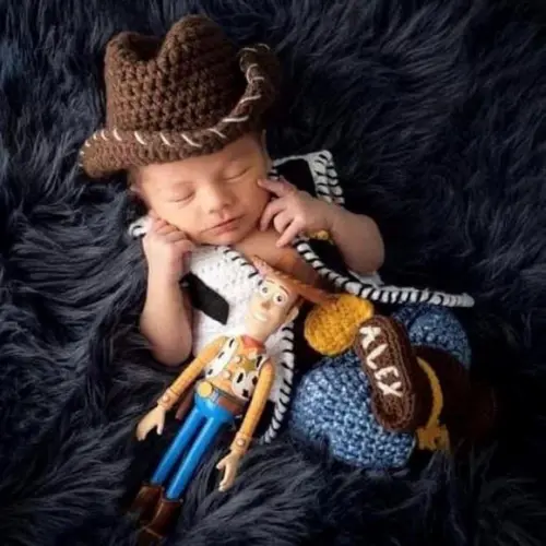 Fantasia Woody Toy Story em Crochê