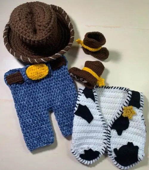 Fantasia Woody Toy Story em Crochê