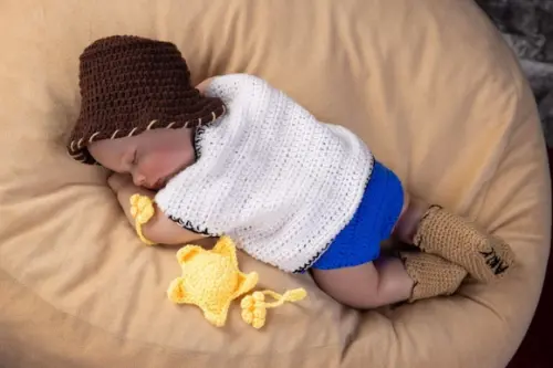 Fantasia Woody Toy Story em Crochê