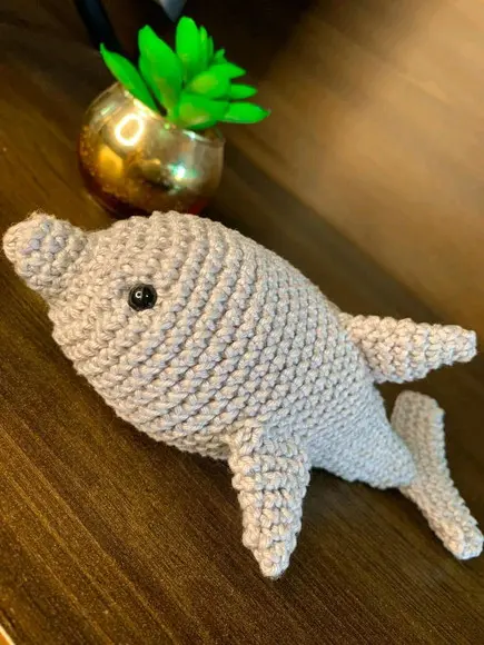 Golfinho de crochê amigurumi