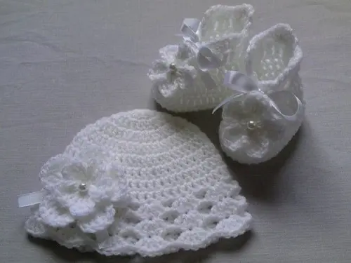 Kit manta touca e sapatinho de crochê