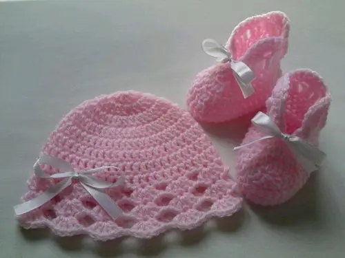 Kit Manta Touca e Sapatinho de Crochê