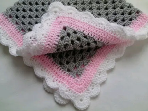 Kit Manta, Casaquinho e Touca de Crochê