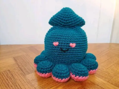 Lula reversível de crochê amigurumi