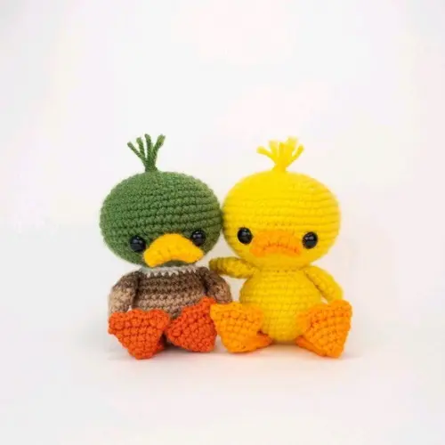 Patinhos de crochê amigurumi