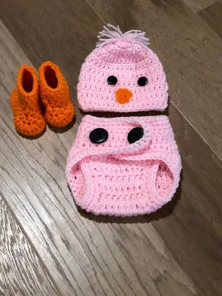 Roupinha em crochê para ensaio fotográfico em bebe