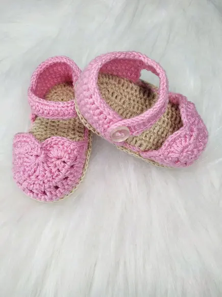 Sapatinho de bebê em crochê