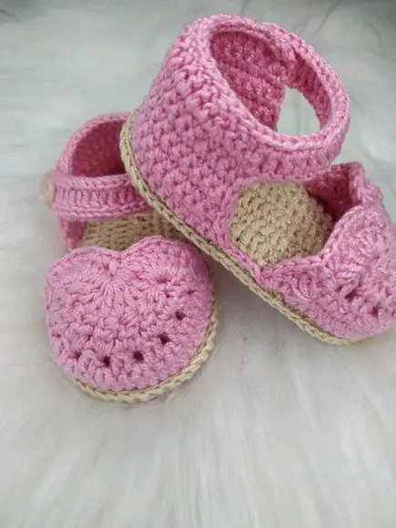 Sapatinho de bebê em crochê
