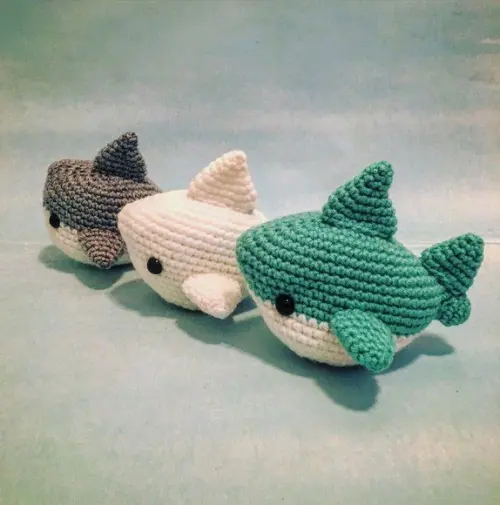 Tubarão de croche amigurumi
