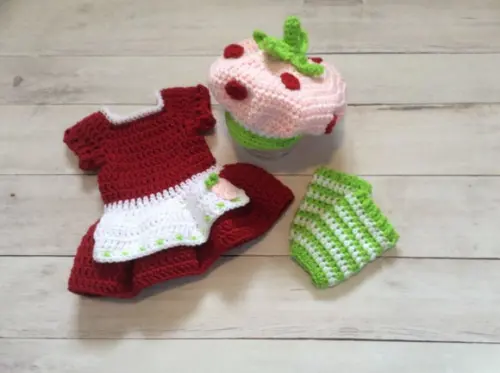 Vestido Moranguinho Bebê em Crochê