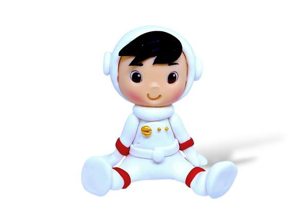 Menino astronauta em biscuit