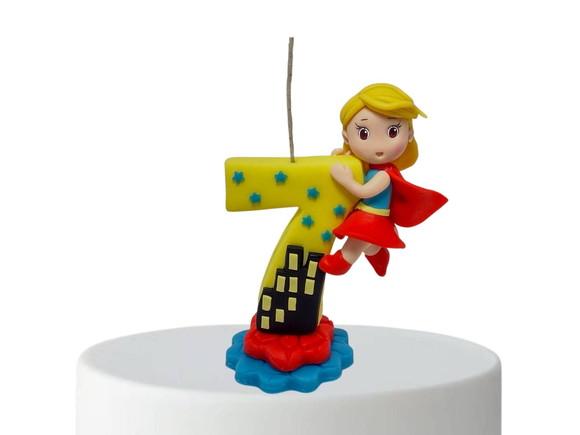 Vela de Aniversário Super Girl em Biscuit