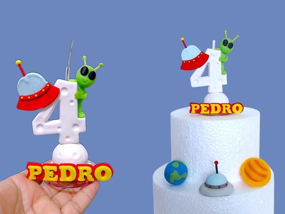 Vela Personalizada Alien em Biscuit com Nome do Aniversariante