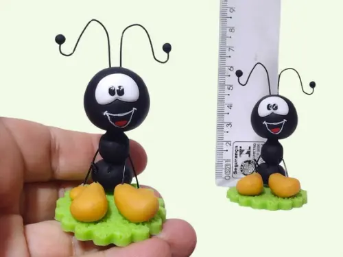 Aplique formiguinhas em Biscuit