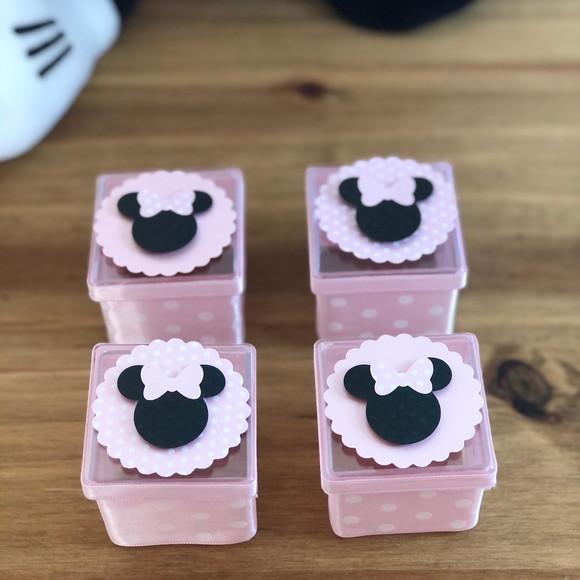 Caixa Acrílica Personalizada com o tema Minnie Rosa