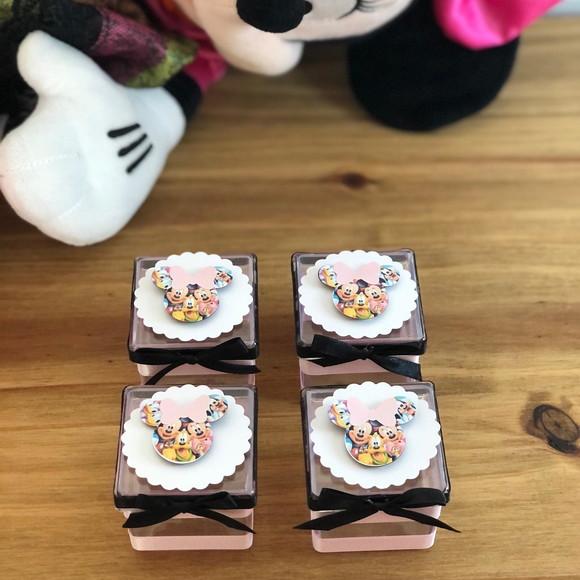 Caixa Acrílica Personalizada no tema Minnie Rosa