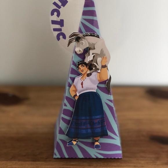Caixa Cone Personalizada no tema Encanto Luísa!