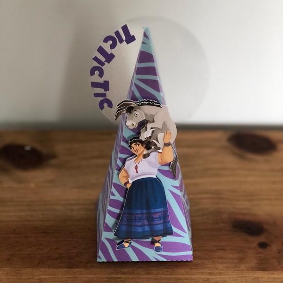 Caixa Cone Personalizada no tema Encanto Luísa!