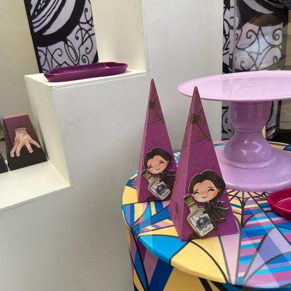 Caixa Cone Personalizada no Tema Wandinha!