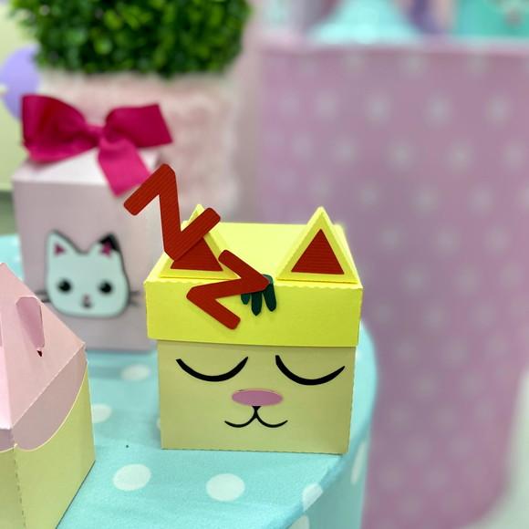 Caixa Cubo Personalizada no Tema Gatos da Gabby!