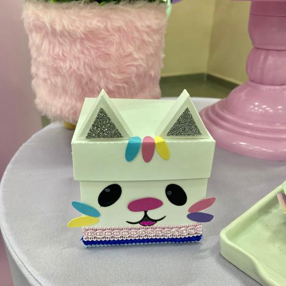 Caixa Cubo Personalizada no Tema Gatos da Gabby!