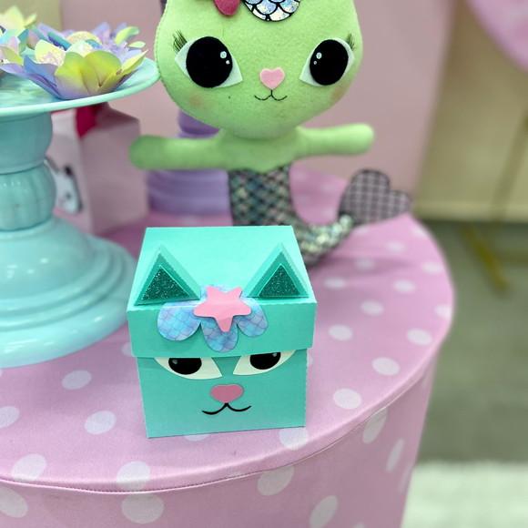 Caixa Cubo Personalizada no Tema Gatos da Gabby!