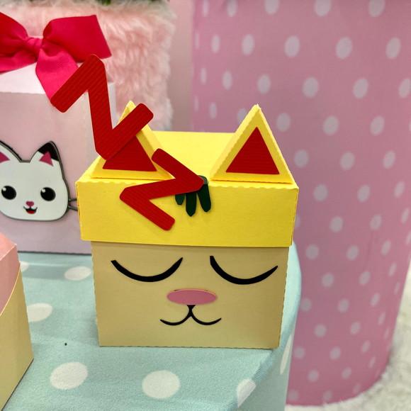 Caixa Cubo Personalizada no Tema Gatos da Gabby!