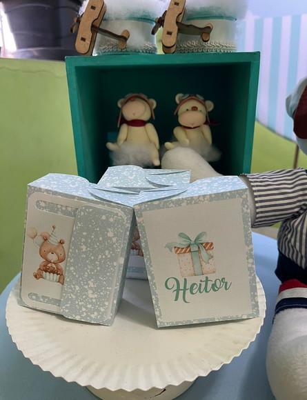 Caixa Cubo Personalizada no tema Urso Baloeiro!