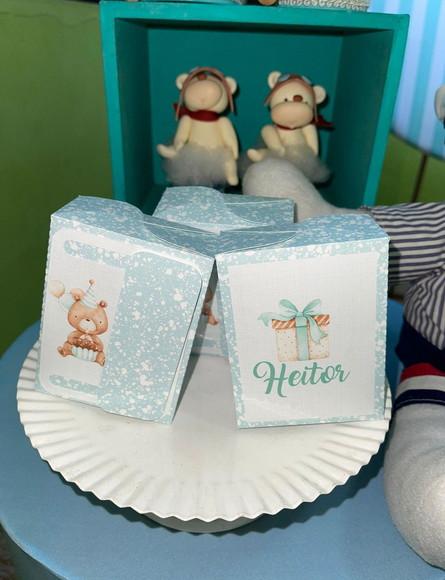 Caixa Cubo Personalizada no tema Urso Baloeiro!
