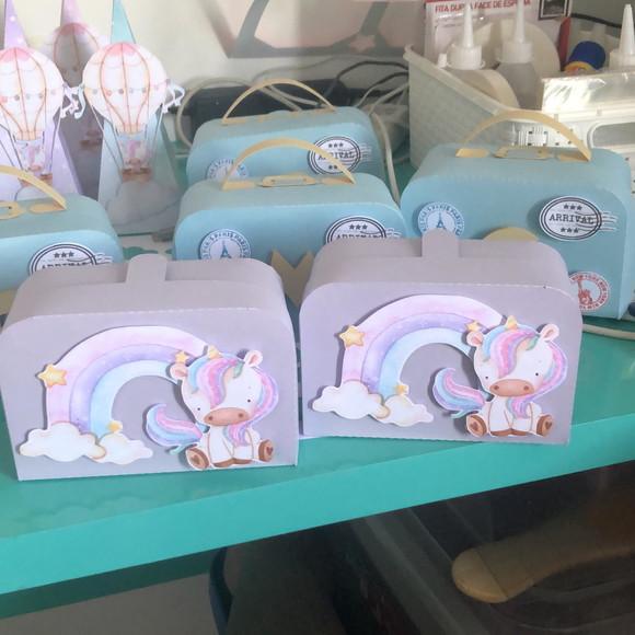 Caixa Lembrancinha Maleta Personalizada no tema Unicórnio