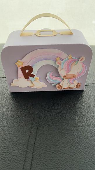Caixa Lembrancinha Maleta Personalizada no tema Unicórnio