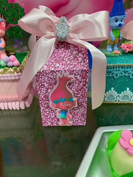 Caixa Milk Personalizada No Tema Trolls!
