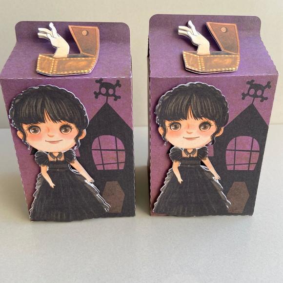 Caixa Milk Personalizada no Tema Wandinha!!!