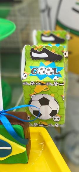 Caixa Milk Personalizada Tema Futebol Copa do Mundo Brasil!