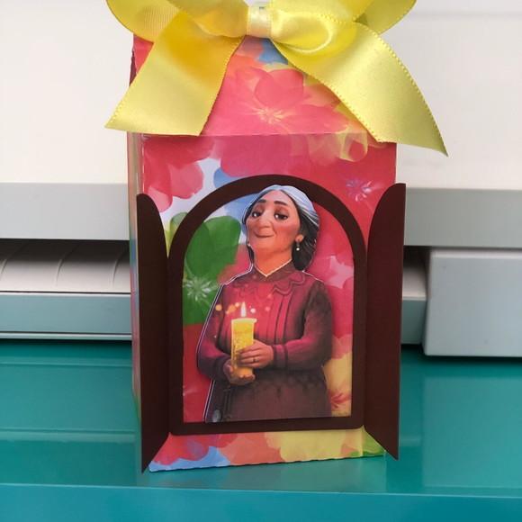 Caixa Milk Shaker Personalizada no tema Encanto Abuela!!!
