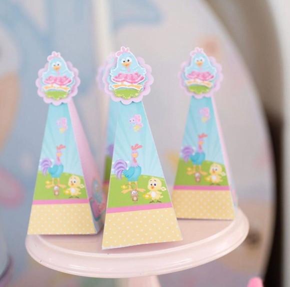Caixas Cone Personalizada no tema Galinha Pintadinha Rosa