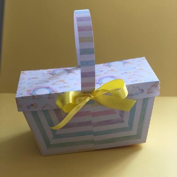 Cesta Piquenique Personalizada no Tema Arco-íris!
