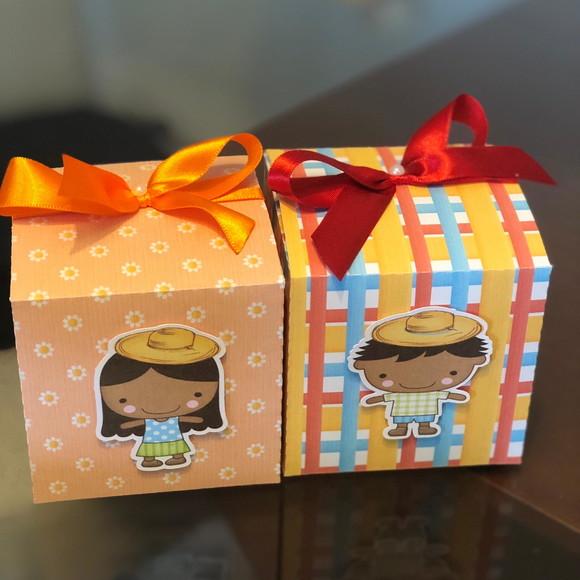 Kit 5 Caixas Cubo Personalizadas no Tema Festa Junina