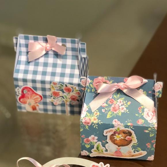 Kit 5 Caixas Sacola Personalizada no tema Jardim das Fadas!
