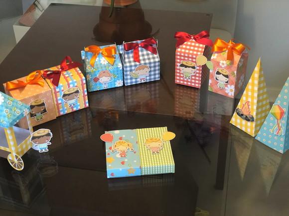 Kit Lembrancinha 5 Caixas Sacola Personalizada Arraiá!