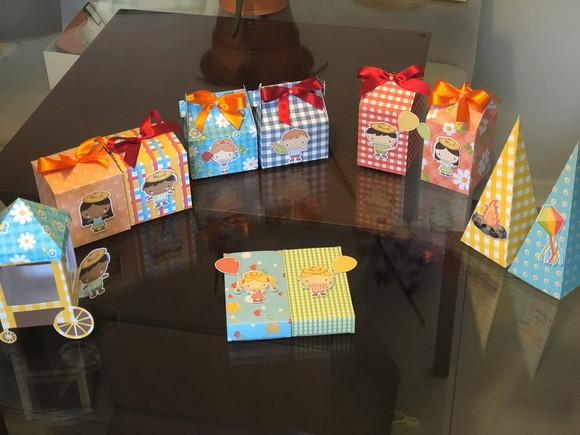 Kit Lembrancinhas 5 Caixas Cone Personalizadas tema Arraiá