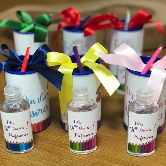 Tubo Cofre com Álcool em Gel no tema Dia dos Professores