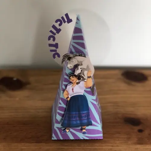 Caixa Cone Personalizada no tema Encanto Luísa!