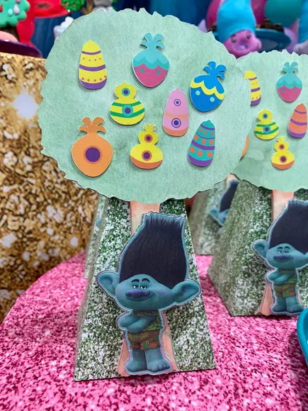 Caixa Cone Personalizada No Tema Trolls!