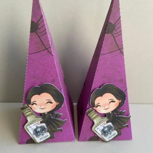 Caixa Cone Personalizada no Tema Wandinha!