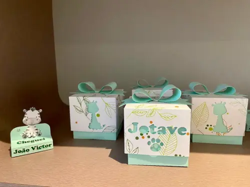 Caixa Cubo para pão de Mel Personalizada no tema Safari!