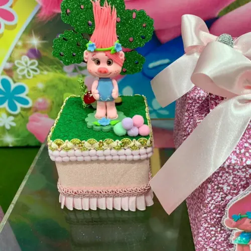 Caixa Cubo Personalizado de Luxo Tema Trolls!