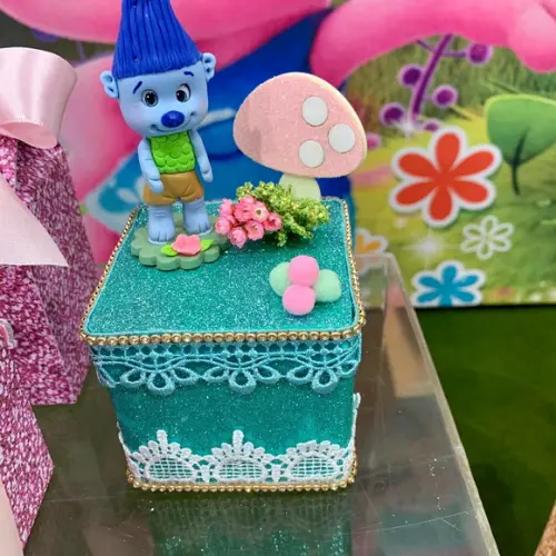 Caixa Cubo Personalizado de Luxo Tema Trolls!
