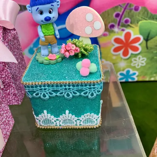 Caixa Cubo Personalizado de Luxo Tema Trolls!